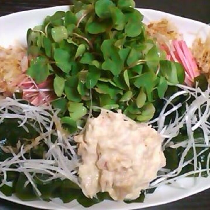 簡単!おいしい!!わかめとそばの芽のサラダ